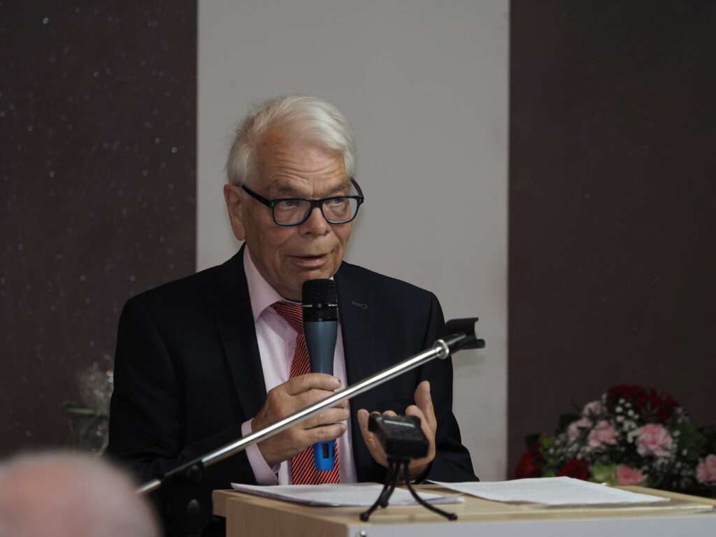 Prof. em. Dr. Wolf Schäfer